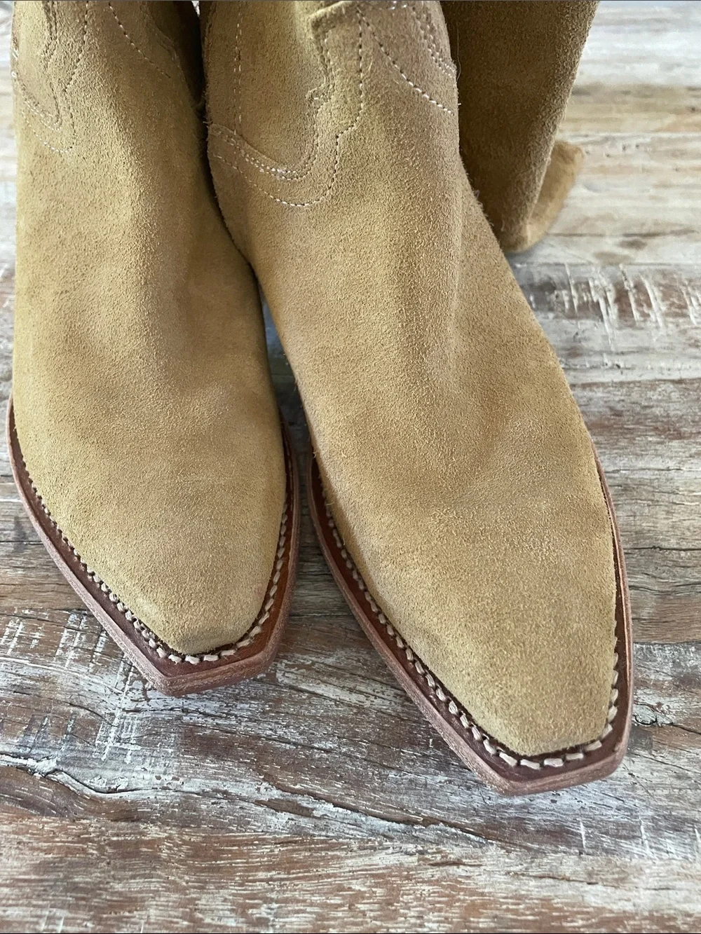 Tekovas Tall The Bailey Boots NWOT